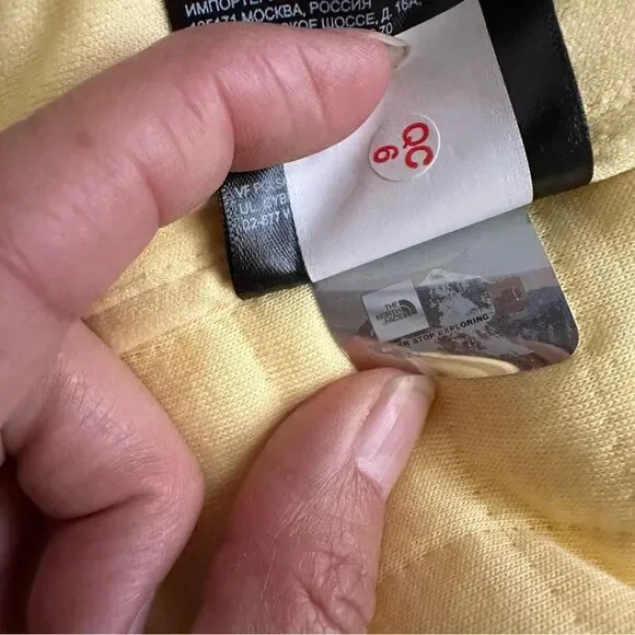 The North Face Women's Longs Peak Quilted ½ Zip Sweatshirt in Yellow Size XL - Picture 12 of 12